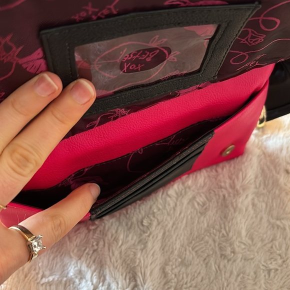 Betsey Johnson Crossbody bag! - Picture 10 of 10
